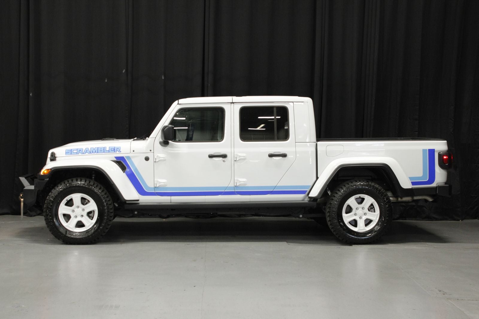 2025 Jeep Gladiator Nighthawk
