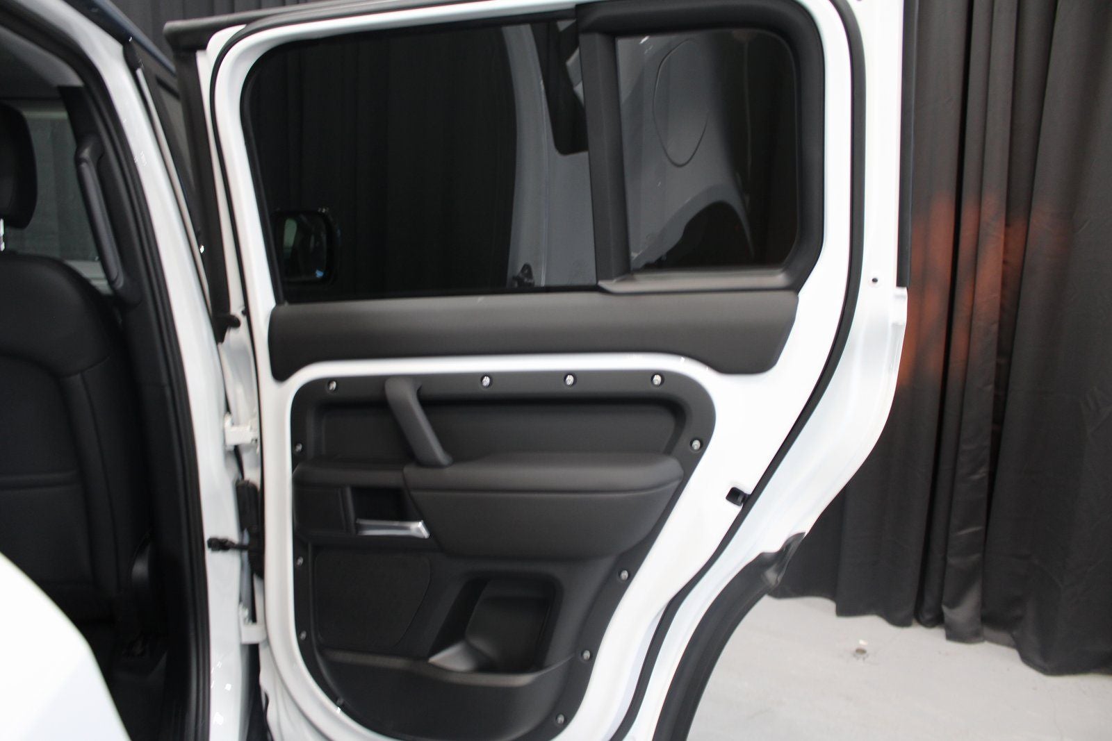 2025 Land Rover Defender 110 S