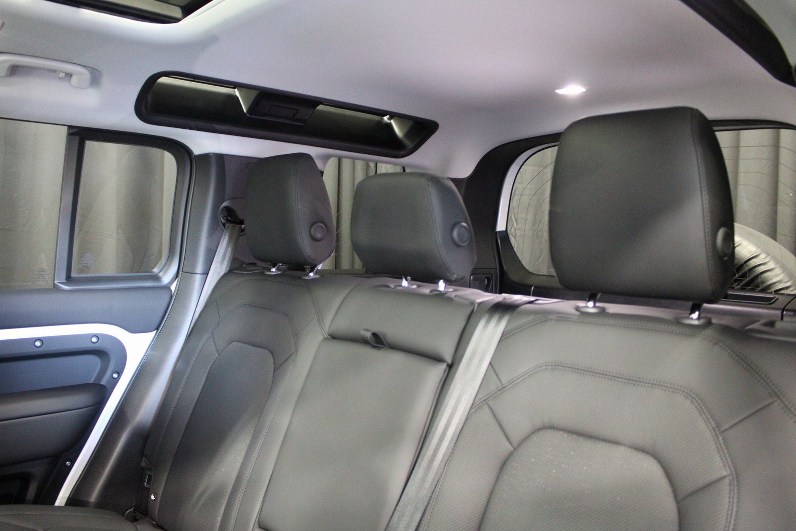 2025 Land Rover Defender 110 S