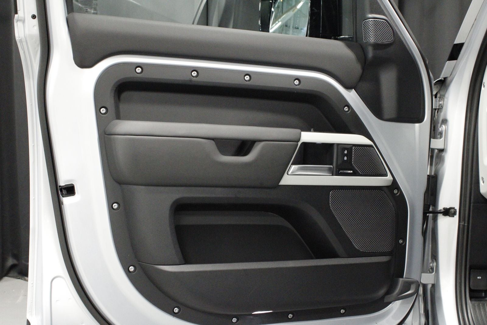 2024 Land Rover Defender 110 S