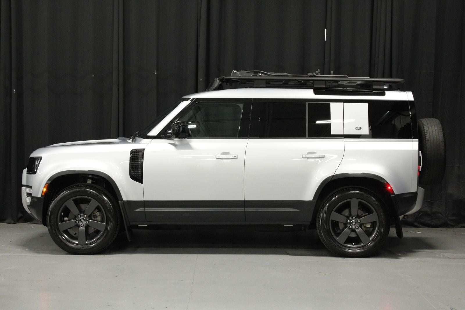 2024 Land Rover Defender 110 S