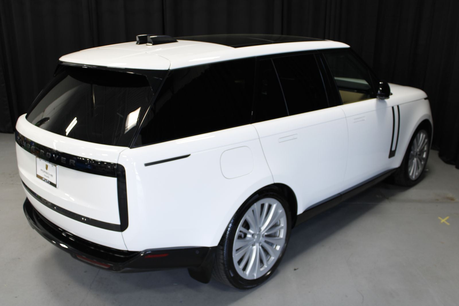 2025 Land Rover Range Rover SE