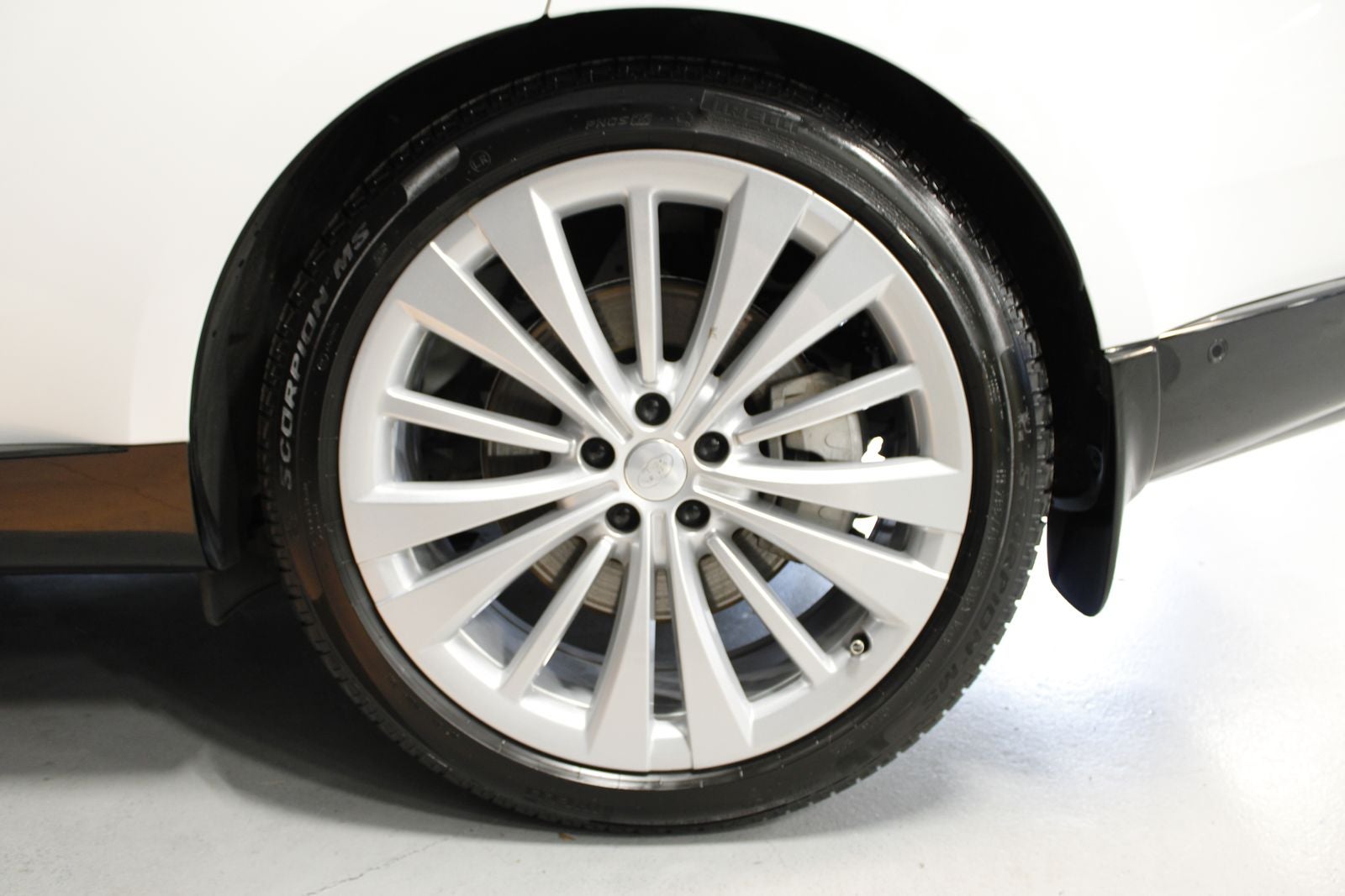 2025 Land Rover Range Rover SE