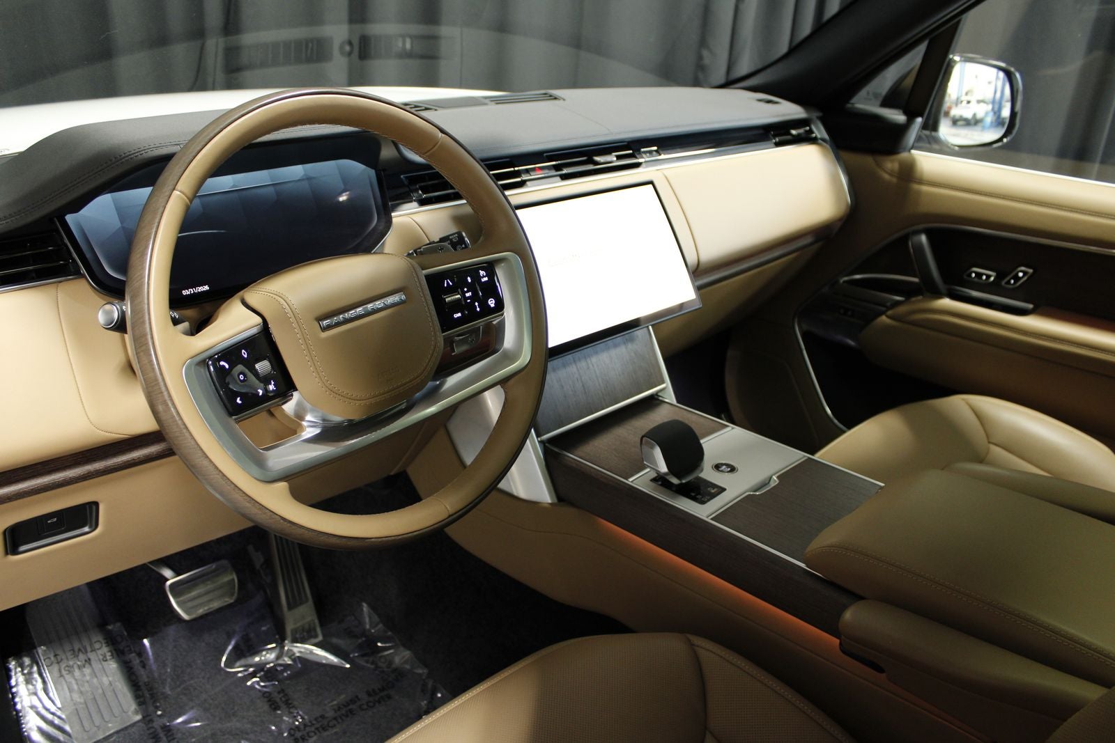 2025 Land Rover Range Rover SE