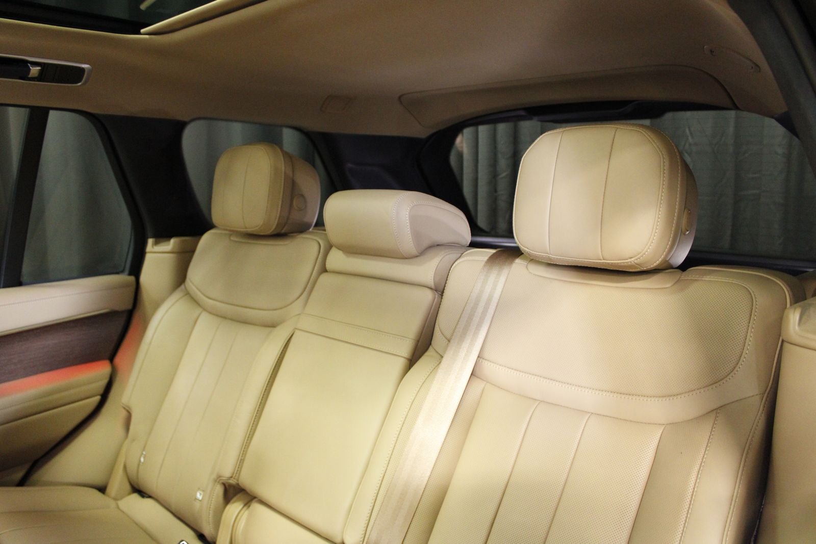 2025 Land Rover Range Rover SE