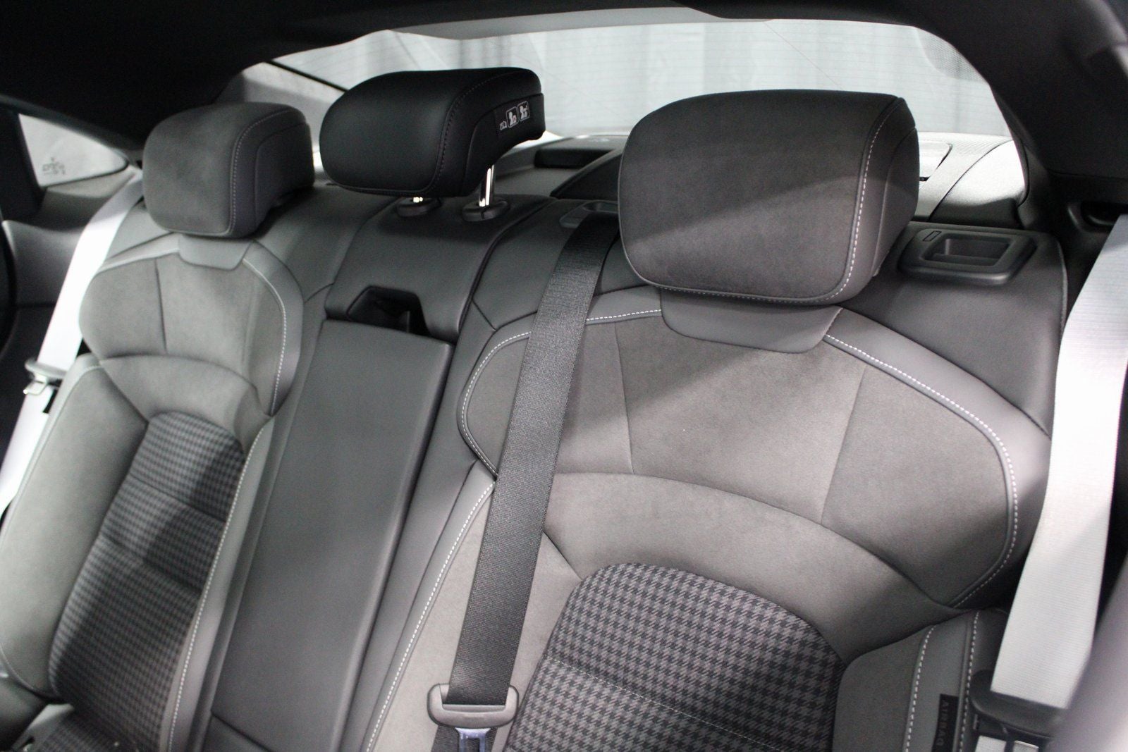 2025 Porsche Taycan Base