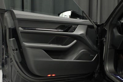 2026 Porsche Taycan 4 Black Edition