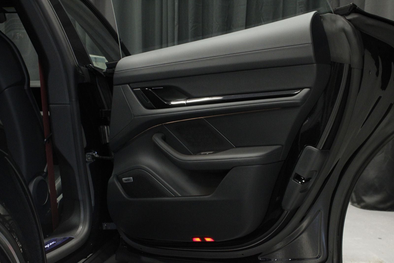 2026 Porsche Taycan 4 Black Edition