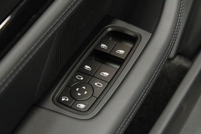 2026 Porsche Taycan 4 Black Edition