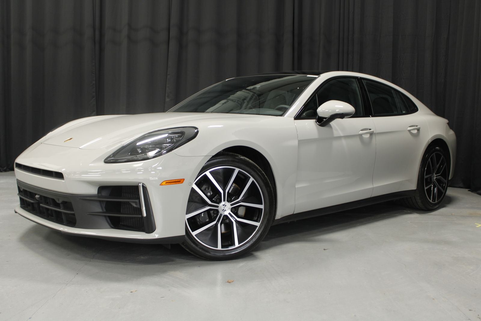 2025 Porsche Panamera 4