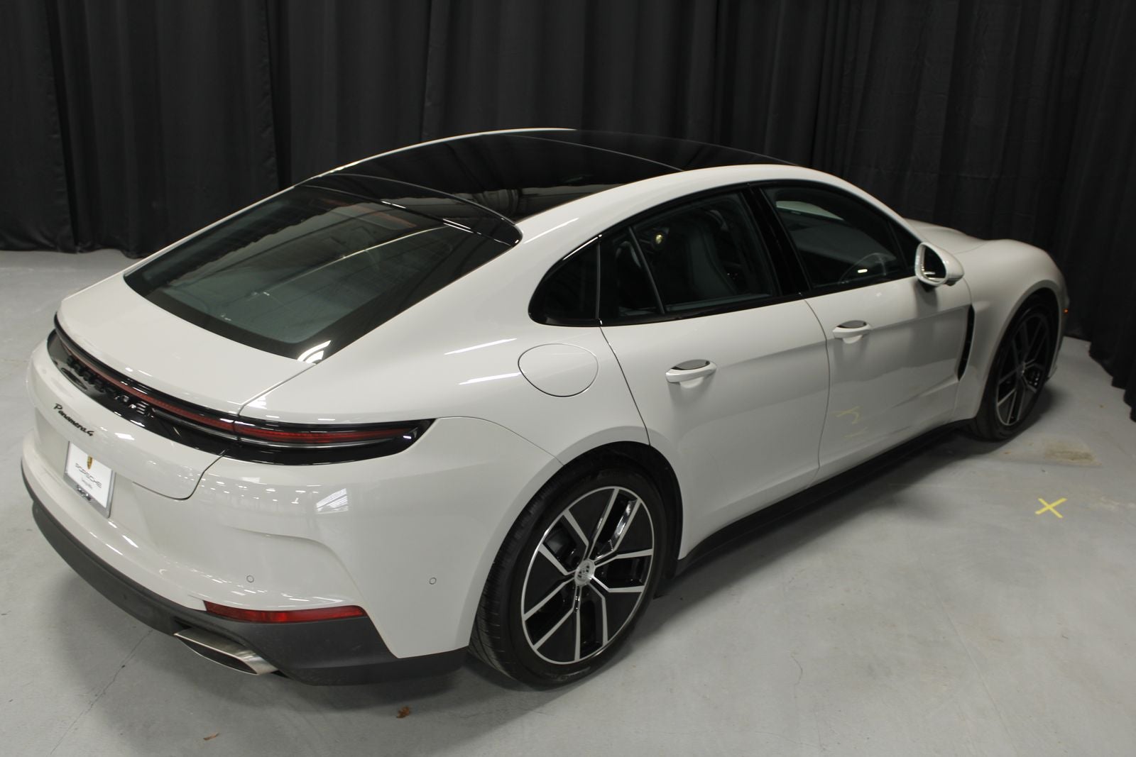 2025 Porsche Panamera 4