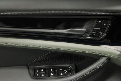 2025 Porsche Panamera 4