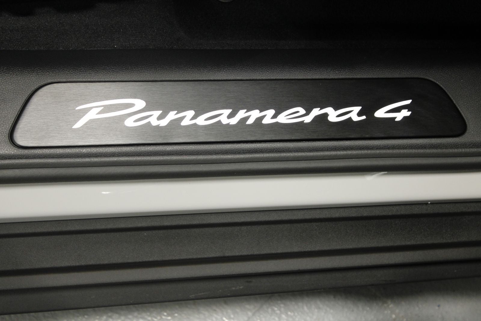 2025 Porsche Panamera 4