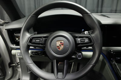 2025 Porsche Panamera 4