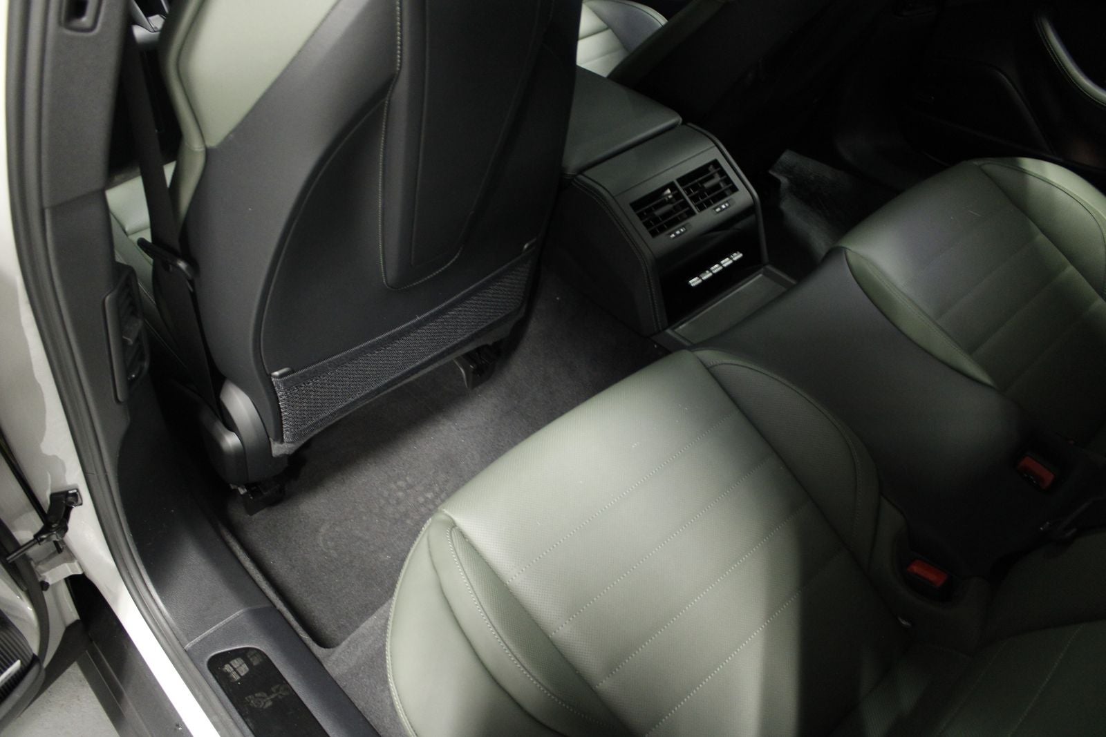 2025 Porsche Panamera 4