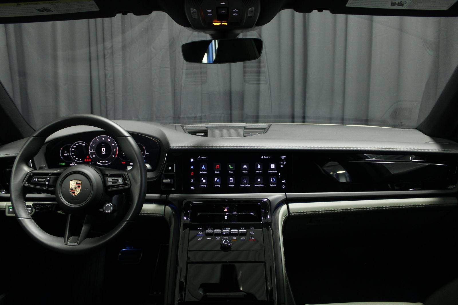 2025 Porsche Panamera 4