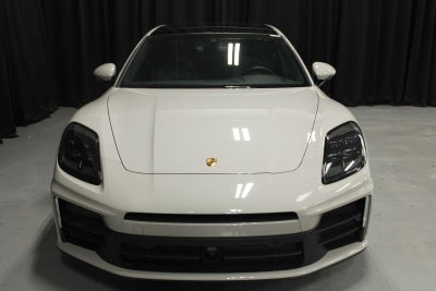 2025 Porsche Panamera 4