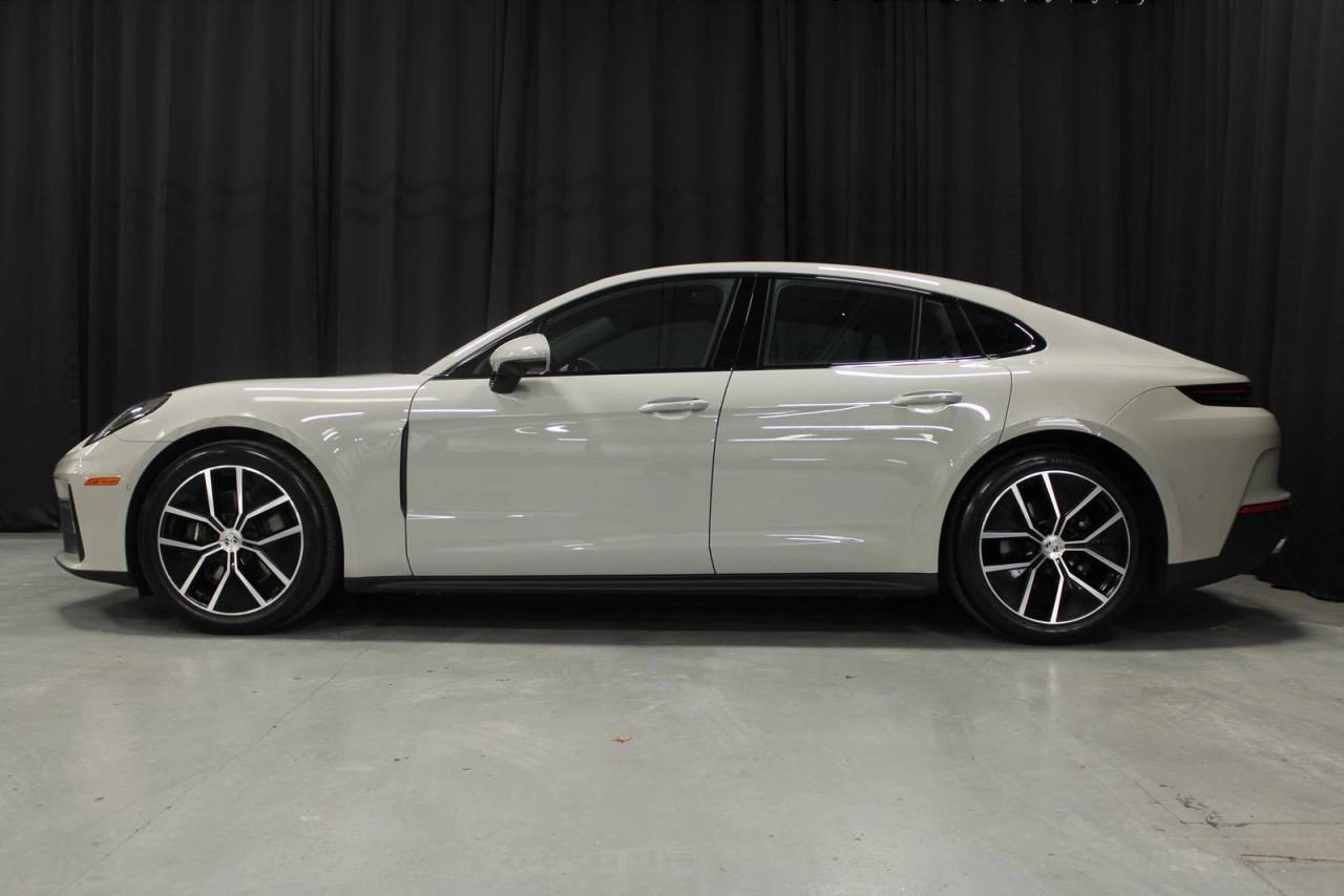 2025 Porsche Panamera 4