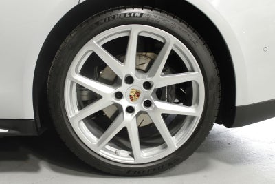 2025 Porsche Panamera 4