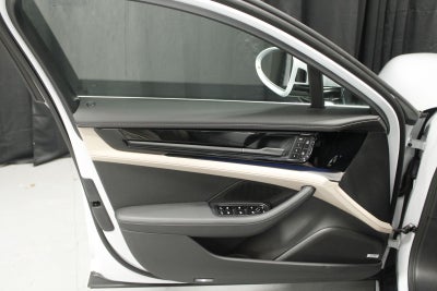 2025 Porsche Panamera 4