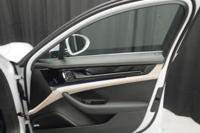 2025 Porsche Panamera 4