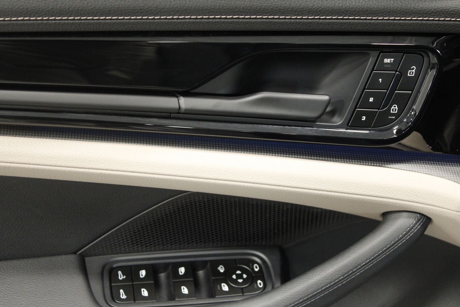 2025 Porsche Panamera 4