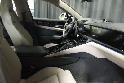 2025 Porsche Panamera 4