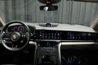 2025 Porsche Panamera 4