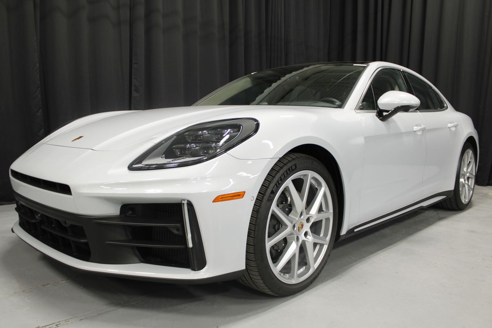 2025 Porsche Panamera 4