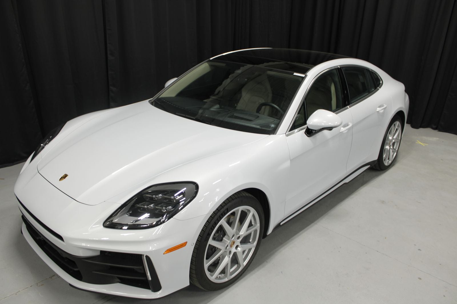 2025 Porsche Panamera 4