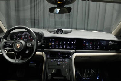 2025 Porsche Panamera 4