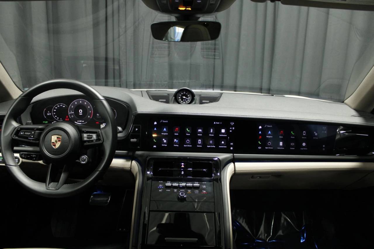 2025 Porsche Panamera 4