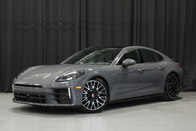 2026 Porsche Panamera 4