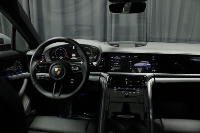 2026 Porsche Panamera 4