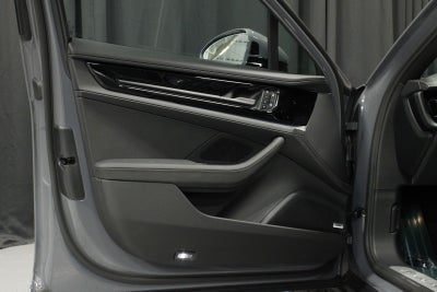 2026 Porsche Panamera 4