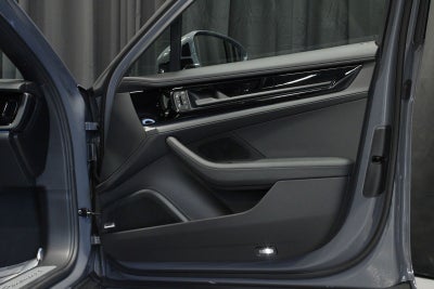 2026 Porsche Panamera 4