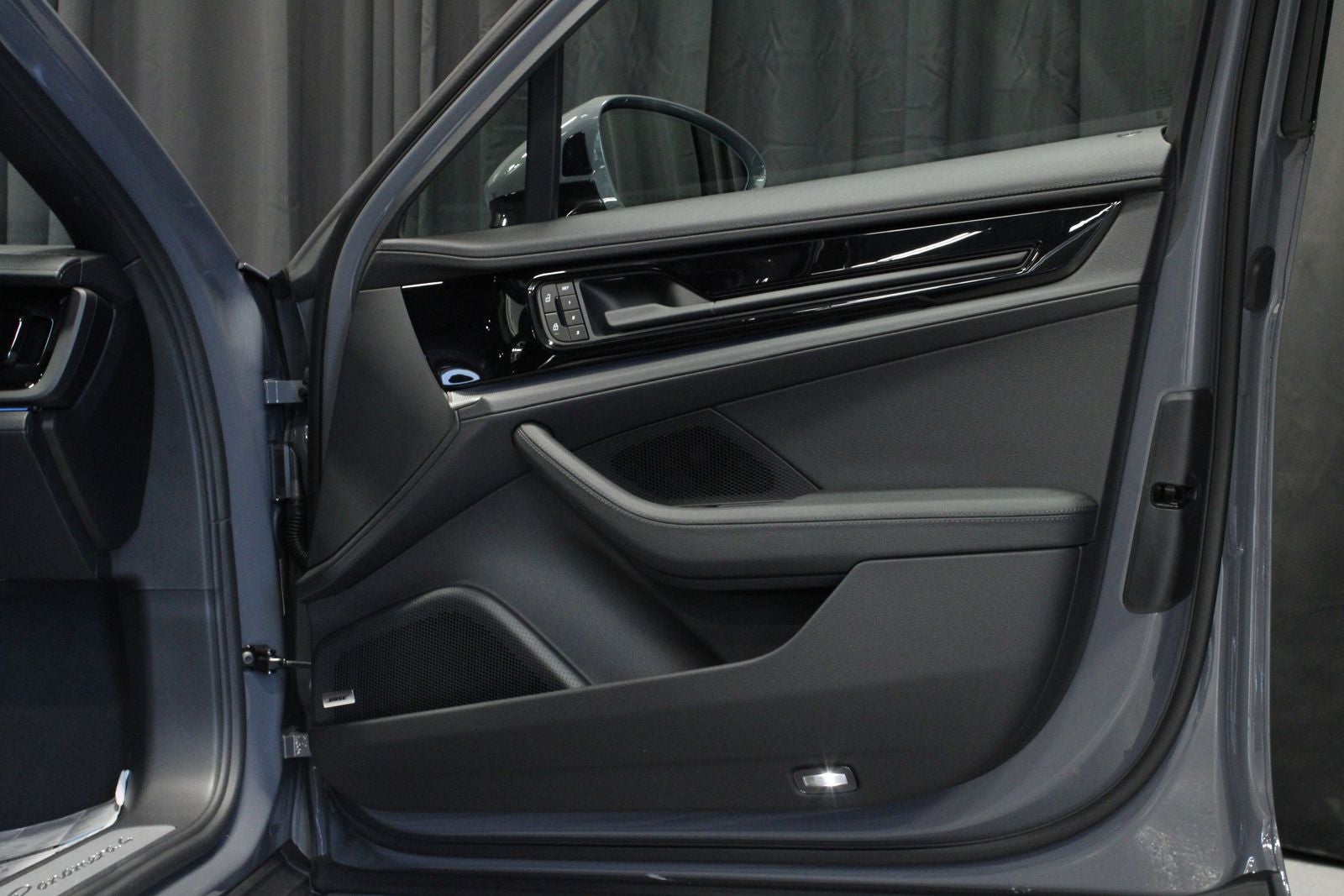 2026 Porsche Panamera 4