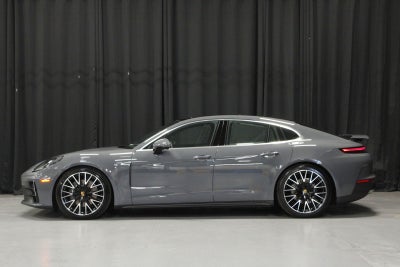 2026 Porsche Panamera 4