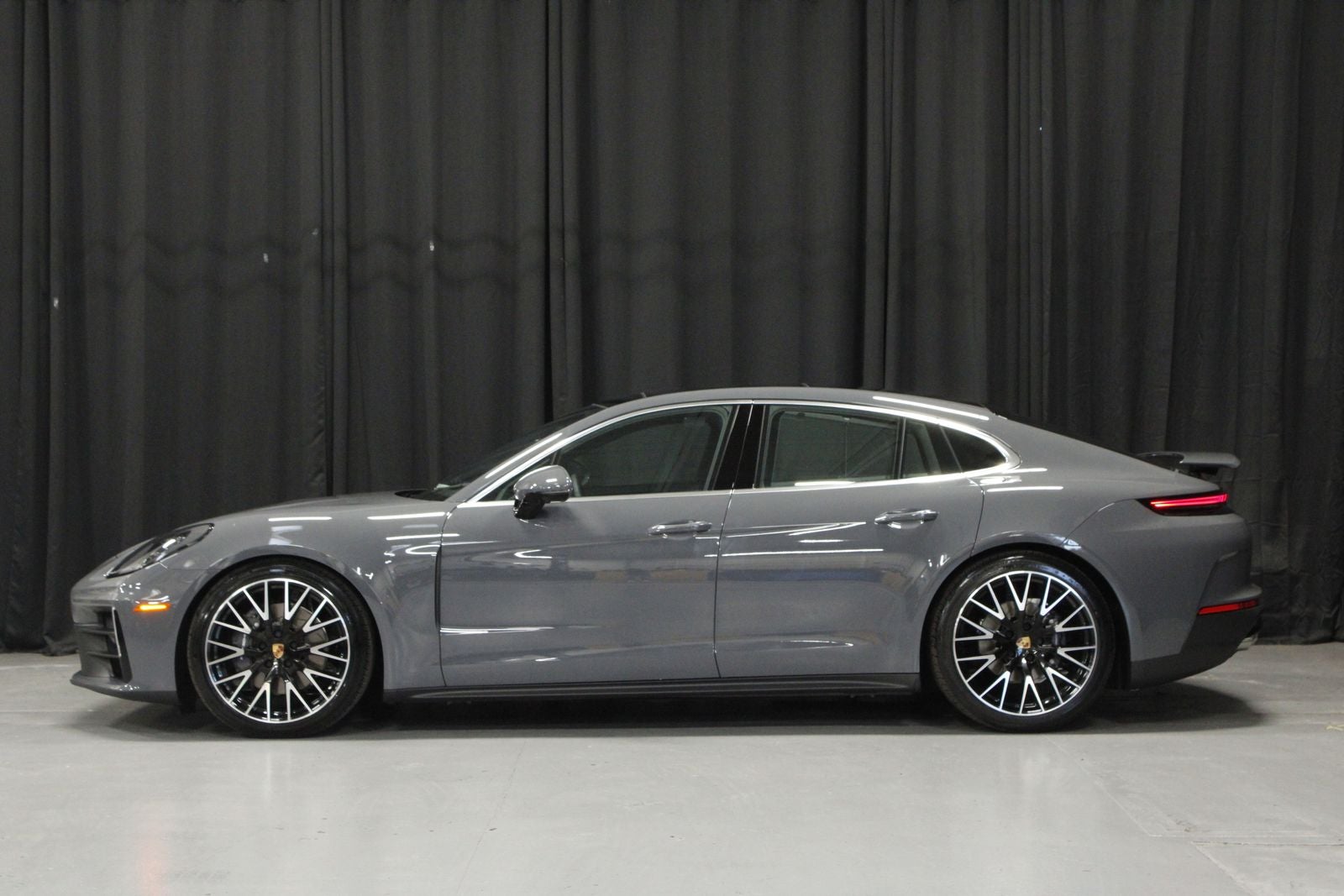 2026 Porsche Panamera 4
