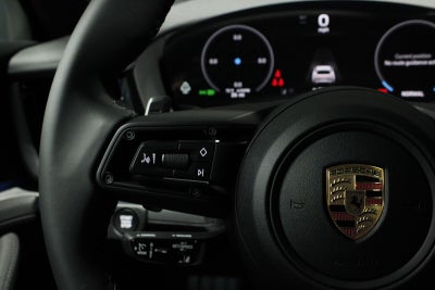 2026 Porsche Panamera 4