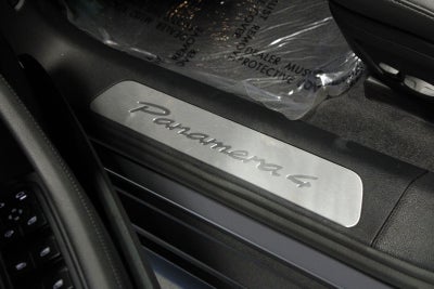 2026 Porsche Panamera 4