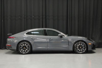 2026 Porsche Panamera 4