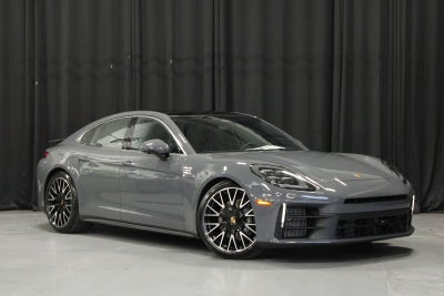 2026 Porsche Panamera 4