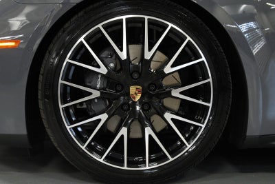 2026 Porsche Panamera 4