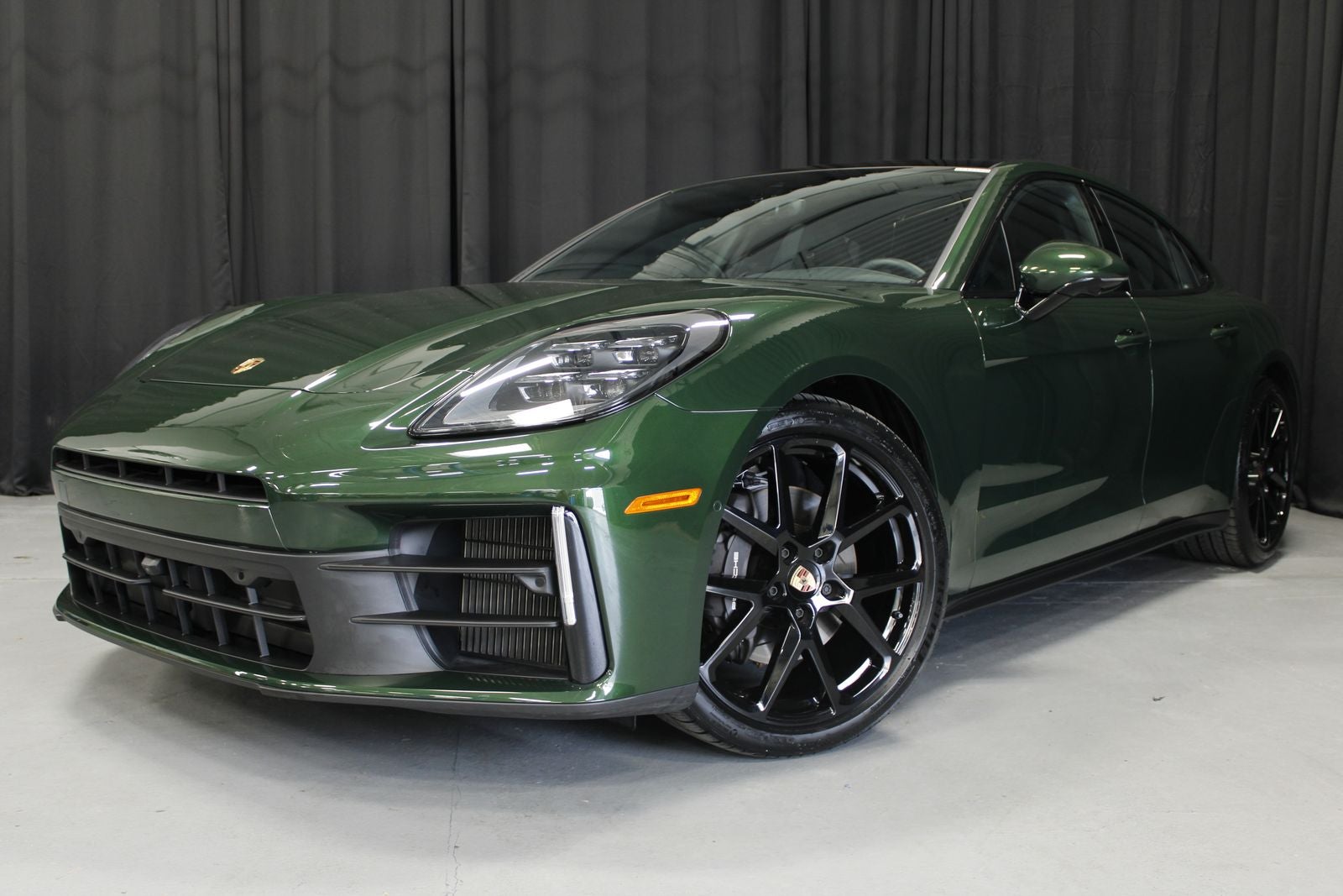 2025 Porsche Panamera 4