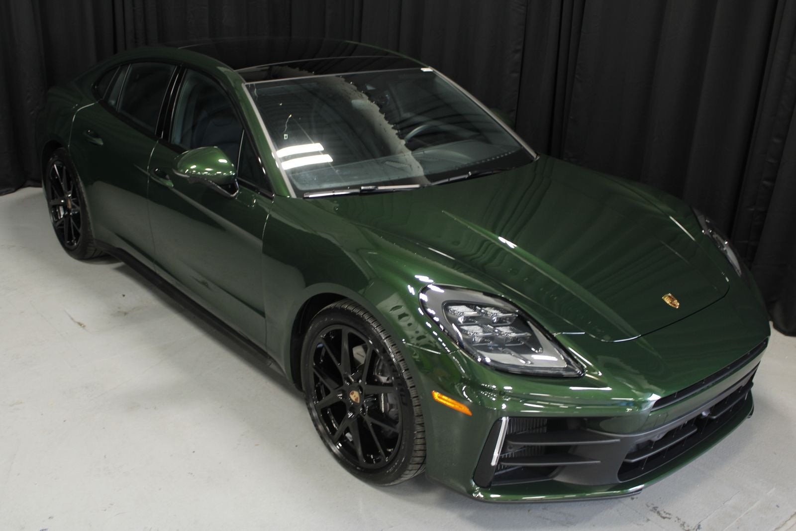 2025 Porsche Panamera 4