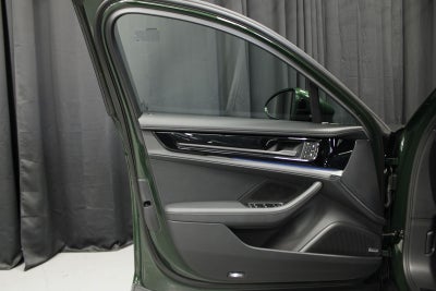 2025 Porsche Panamera 4