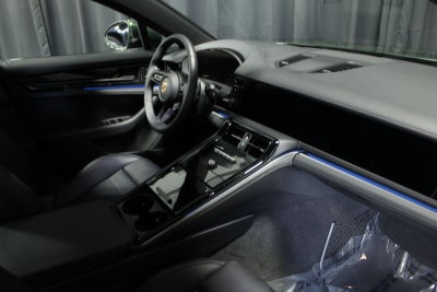 2025 Porsche Panamera 4