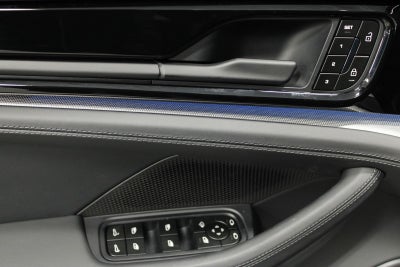 2025 Porsche Panamera 4