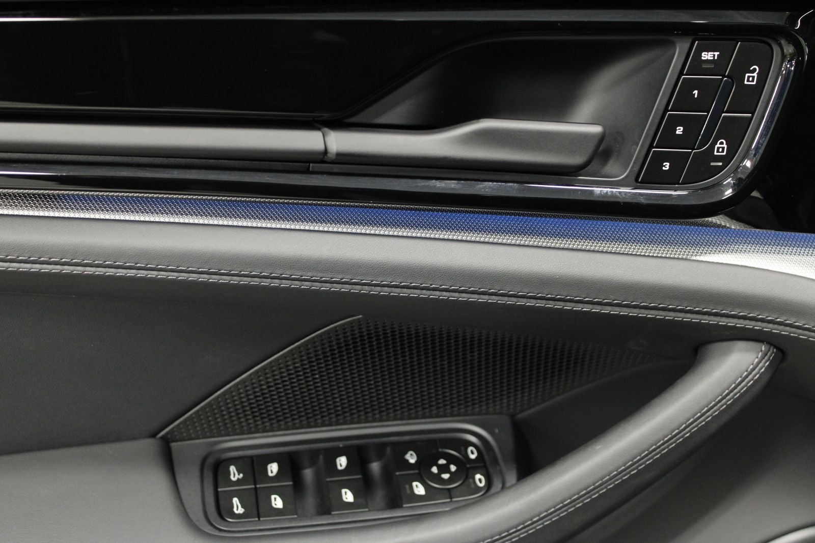 2025 Porsche Panamera 4